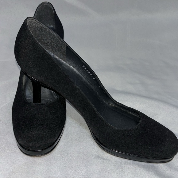 Stuart Weitzman - Picture 8 of 11